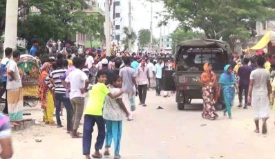 বকেয়া বেতন ও বোনাসের দাবিতে বিক্ষোভ, সরকারি গাড়ি ভাঙচুর