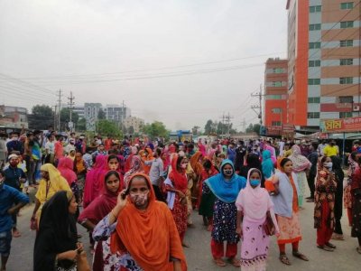 গাজীপুরে পোশাক শ্রমিকদের সড়ক অবরোধ