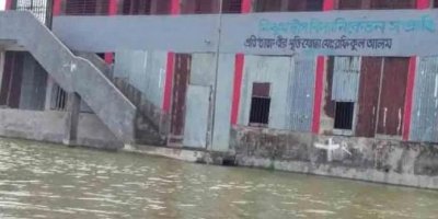 নোয়াখালীতে ৯ নম্বর মহাবিপদ সংকেত, হাতিয়ার ৫ ইউনিয়ন প্লাবিত