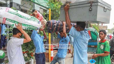 কোথায় সামাজিক দূরত্ব (ফটো স্টোরি)