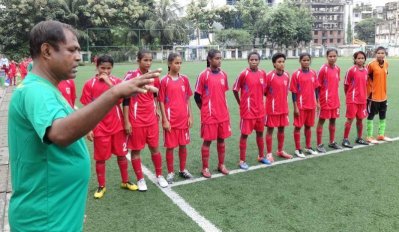 অনুশীলনে কোচ গোলাম রব্বানী  - ফাইল ছবি