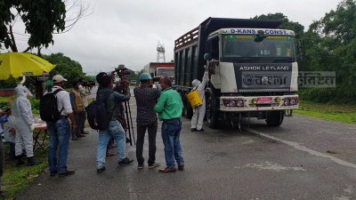 ৭৫ দিন পর সীমিত আকারে চালু বাংলাবান্ধা স্থলবন্দর