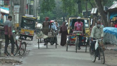 রেড জোন ঘোষিত এলাকায় চলাচল স্বাভাবিক
