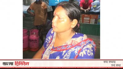 বৃদ্ধা শাশুড়িকে নির্যাতনের অভিযোগে পুত্রবধূ শিখা রানীকে আটক করা হয়।