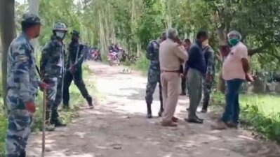 ভারতে ঢুকে হামলা চালিয়েছে নেপাল পুলিশ: আনন্দবাজার পত্রিকা