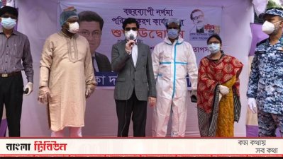 নর্দমা পরিষ্কার কার্যক্রমের উদ্বোধনী অনুষ্ঠানে মেয়র শেখ ফজলে নূর তাপস
