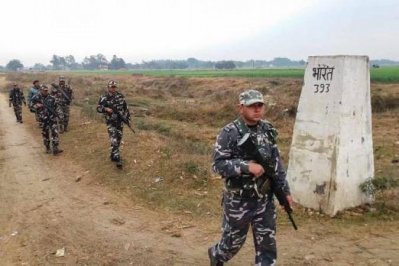 ভারতকে বাঁধের কাজ বন্ধে বাধ্য করলো নেপাল