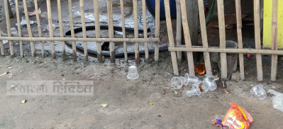 জলাবদ্ধতা বাড়াচ্ছে প্লাস্টিকের কাপ