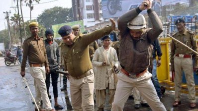 ভারতে পুলিশ হেফাজতে বাবা-ছেলের মৃত্যুতে ক্ষোভ
