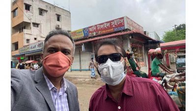কোয়ারেন্টিন থেকে বেরিয়ে যে সেলফি দিয়েছিলেন