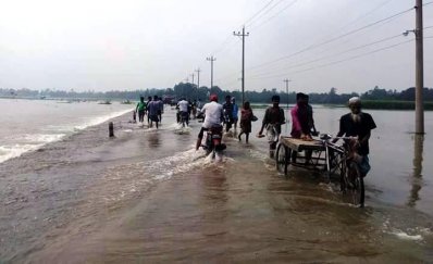 পানিতে তলিয়ে যাওয়া শেরপুরের রাস্তা