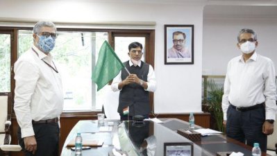 ৫৫ বছর পর বাংলাদেশের বন্দর হয়ে আসাম ও ত্রিপুরা যাচ্ছে ভারতীয় পণ্য