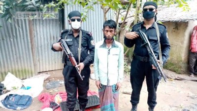 টাঙ্গাইলে চার খুনের মূল আসামি সাগর আলী
