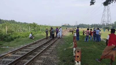 ট্রেন চলাচল শুরু