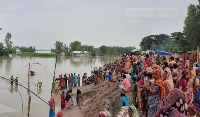 ঝুঁকিতে বানভাসি এলাকার শিশুরা