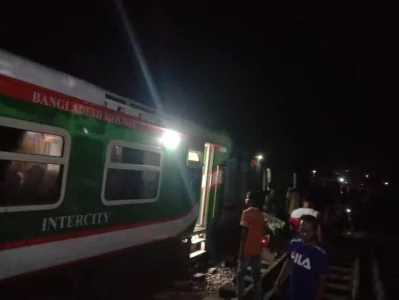 লাইনচ্যুত হওয়া কুড়িগ্রাম এক্সপ্রেস