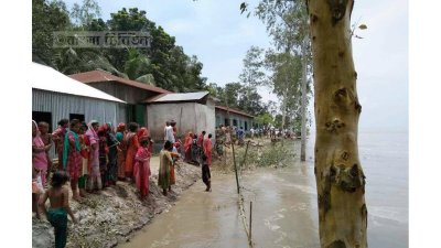ব্রহ্মপুত্র সব ভেঙে নিয়ে যাচ্ছে। কেউ জানে না এরপর কী হবে।