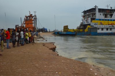 ভাঙনের কবলে শিমুলিয়া ফেরিঘাট