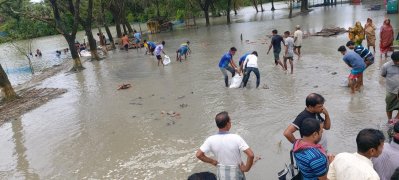 বাঁধ ভেঙে প্লাবিত সাতক্ষীরা উপকূল