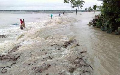 বাঁধ ভেঙে প্লাবিত সাতক্ষীরা উপকূল