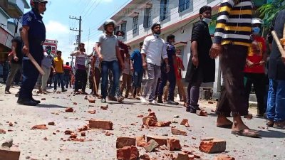 চাঁপাইনবাবগঞ্জে আ.লীগের দুই পক্ষের সংঘর্ষ, আহত ১০
