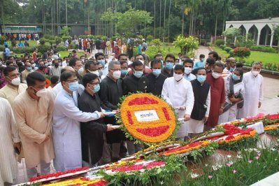 বিদ্রোহী কবিকে শ্রদ্ধায় স্মরণ