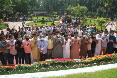 বিদ্রোহী কবিকে শ্রদ্ধায় স্মরণ