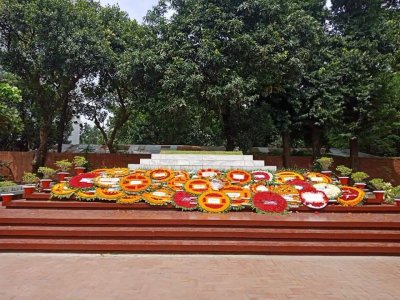 বিদ্রোহী কবিকে শ্রদ্ধায় স্মরণ