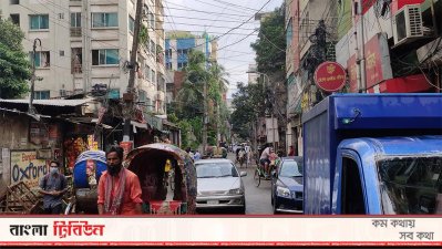 ওয়ারী এলাকায় যান চলাচল