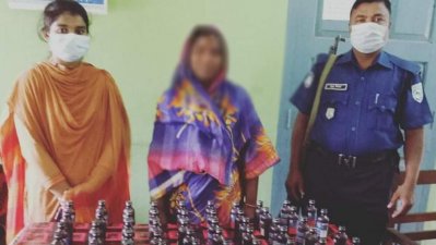 ৮৮ বোতল ফেনসিডিলসহ নারী আটক