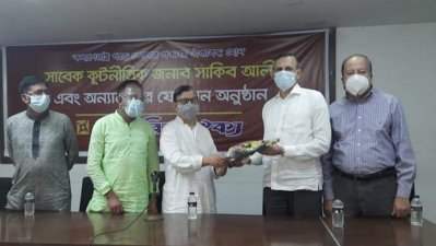 বিরোধী রাজনীতির মাঠ প্রায় শূন্য: মান্না