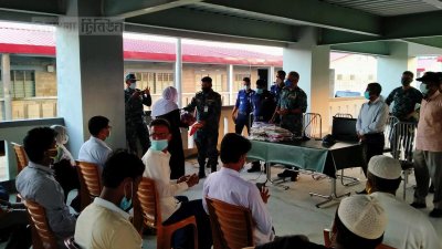 ‘ভাসানচর দেখে সন্তুষ্ট, ক্যাম্পে ফিরে অন্যদের বোঝাবো’