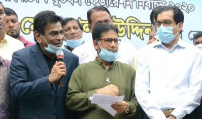 সংবাদমাধ্যমে কথা বলছেন বাফুফে সভাপতি কাজী সালাউদ্দিন