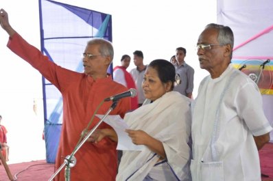 সারওয়ার আলী ও ফেরদৌসী প্রিয়ভাষিণীর সঙ্গে তারিক আলী