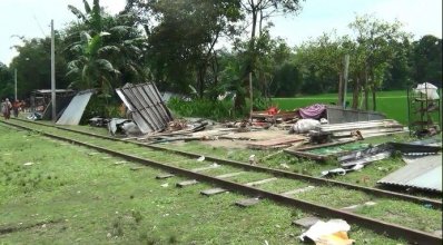 অবৈধ স্থাপনা উচ্ছেদ অভিযানের চিত্র 