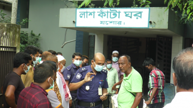 হত্যা মামলার আসামিদের হাতুড়ির আঘাতে বাদীর মৃত্যু