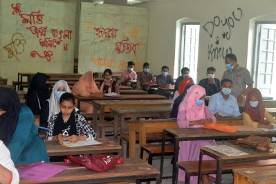 শিক্ষার্থীদের পদচারণায় মুখর কুমিল্লার কলেজ ক্যাম্পাসগুলো