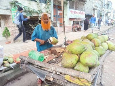 ব্যস্ততা তাদের দেয় না অবসর