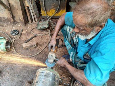 ব্যস্ততা তাদের দেয় না অবসর