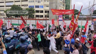 বাম জোটের কর্মসূচিতে পুলিশের বাধা