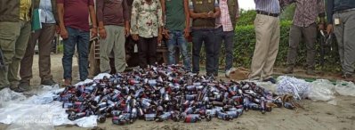 কাফনের কাপড় খুলতেই মিললো বস্তাভর্তি ফেনসিডিল