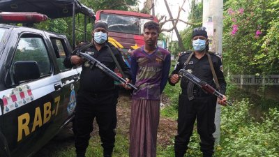 স্কুলছাত্রীকে ধর্ষণের অভিযোগে গ্রেফতার যুবক