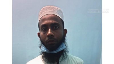 অভিযুক্ত শিক্ষক