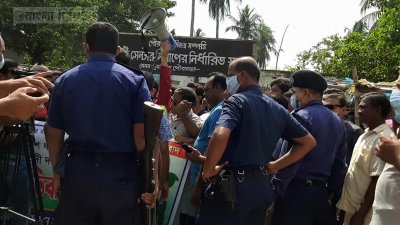 বিএনপির ধর্ষণবিরোধী কর্মসূচিতে পুলিশি বাধার অভিযোগ