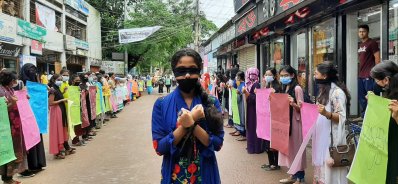 মহিলা কলেজ ছাত্রীদের প্রতিবাদ 