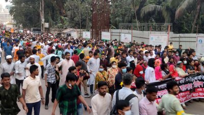 সমাবেশ শেষে মিছিল