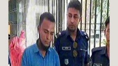 পুলিশের হাতে আটক তমিজ উদ্দিন 