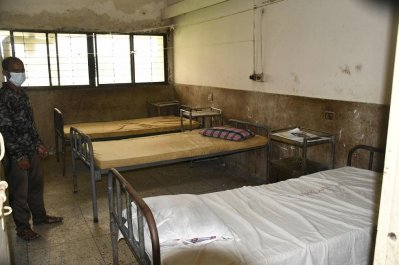 ফাঁকা পড়ে আছে করোনা ইউনিট