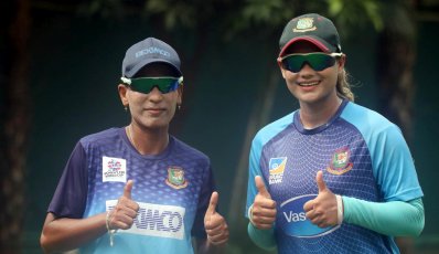 মেয়েদের আইপিএলে খেলবেন সালমা খাতুন ও জাহানারা আলম