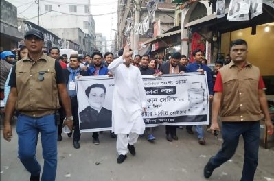 দেহরক্ষী নিয়ে চলাফেরা করতেন ইরফান